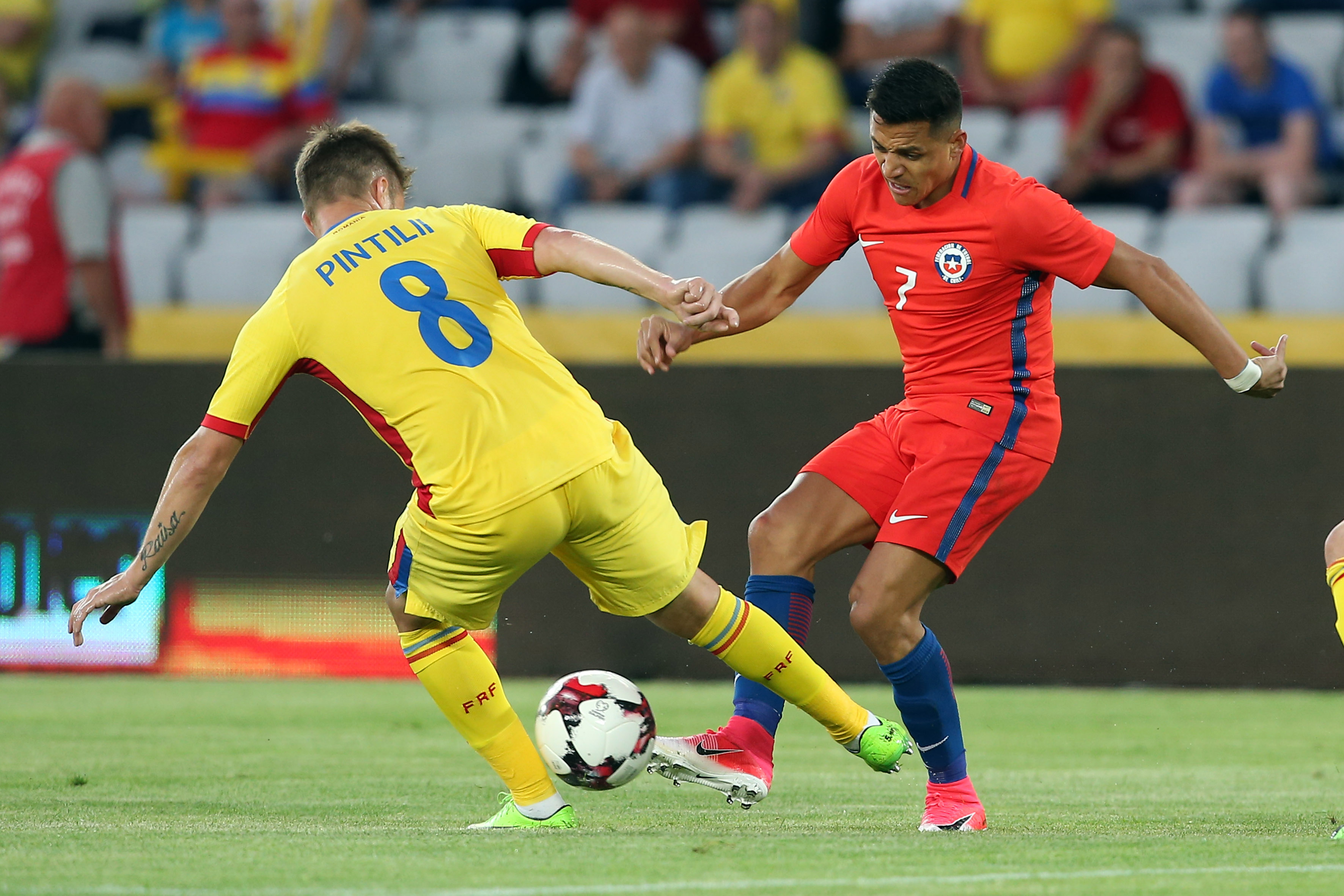 LIVE TEXT România - Chile 3-2. Marți 13 cu noroc! Am revenit de la 0-2. Stancu și Stanciu au marcat două goluri fabuloase. Debutantul Băluță, un jucător căruia cifra 13 i-a marcat viața și cariera, a adus victoria / VIDEO