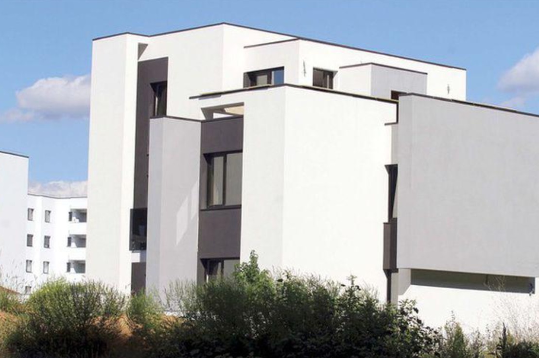 Imagini cu casa în care locuiește Liviu Vârciu cu familia lui. Vila de lux e dotată cu buncăr, dar și cu o sală de cinema cu 8 locuri