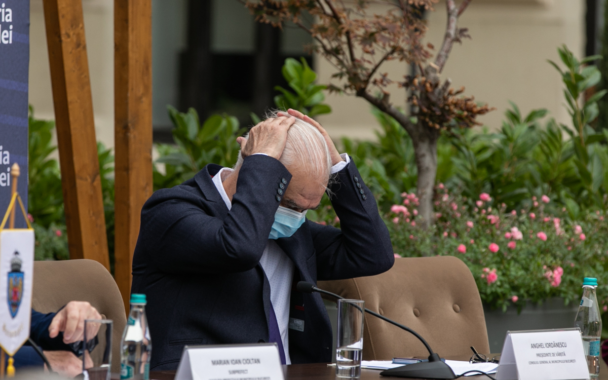 REPORTAJ | Prima zi cu Nicușor. “Nu ne-am luptat pentru jucării”. Primarul Bucureștiului a citat din Avram Iancu și s-a retras la discuții cu Ludovic Orban