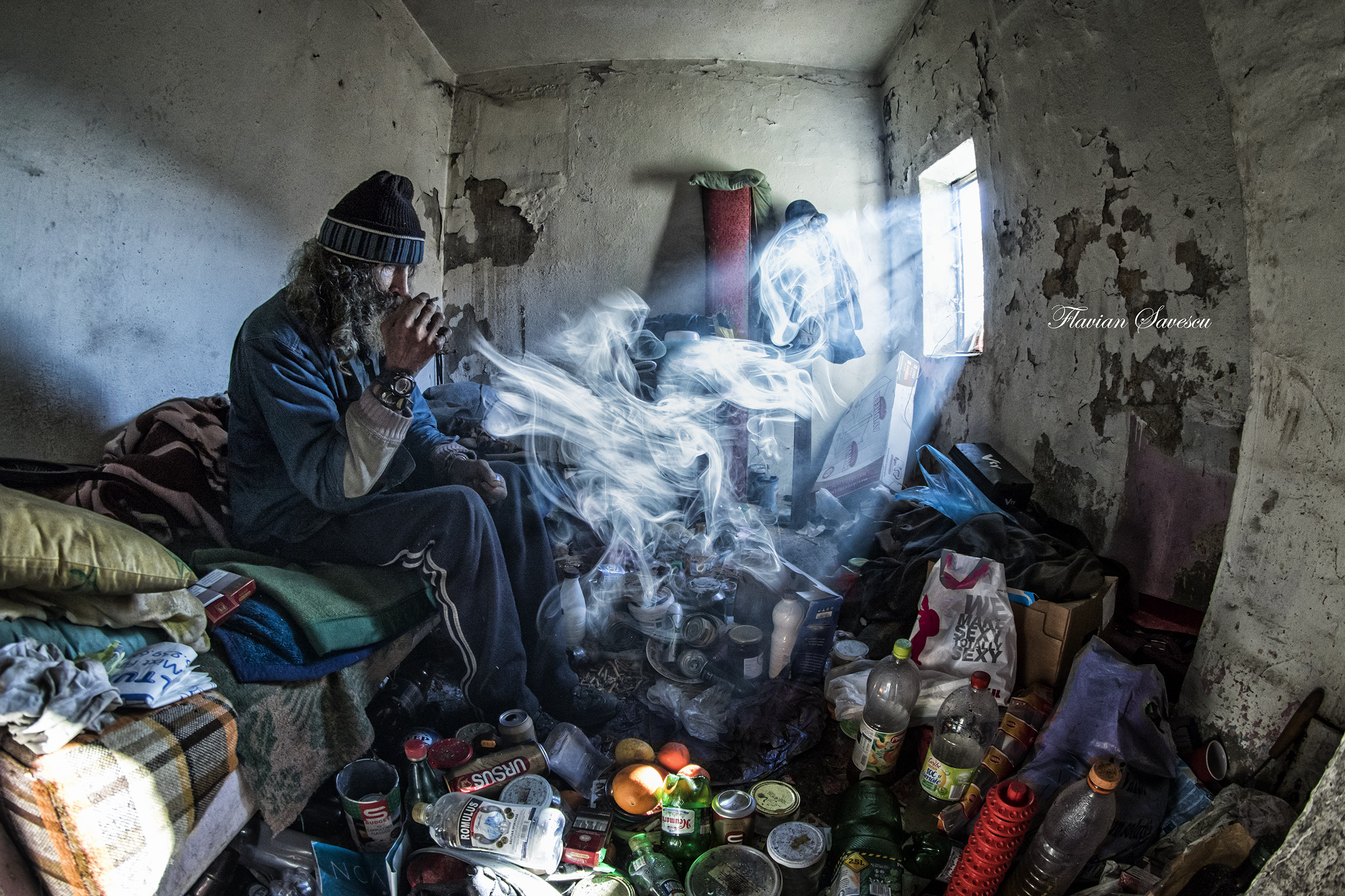 REPORTAJ/Povestea lui Juju, filosoful homeless din Anina: "Eu sunt fericit. Ştii cum a murit Tolstoi? Sărac. Şi în frig“|FOTO