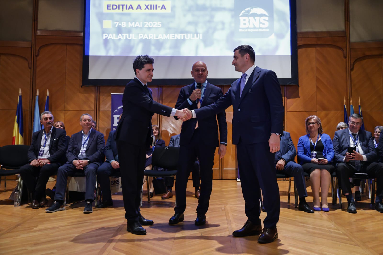 Nicușor Dan vs George Simion. Ce au spus la prima confruntare înaintea turului 2 al alegerilor prezidențiale, la Congresul BNS