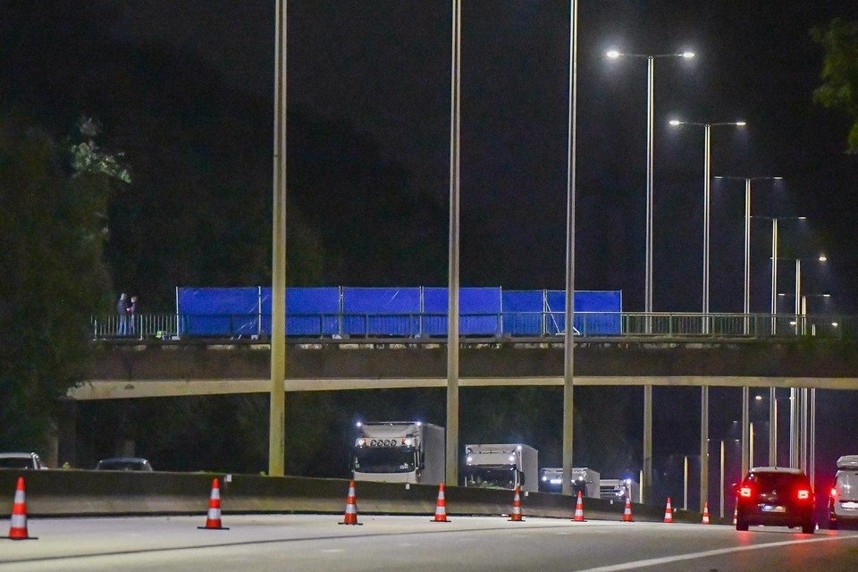 Reconstituirea oficială a uciderii unui șofer român de TIR, în Belgia, de către mai mulți adolescenți, în timp ce conducea pe autostradă