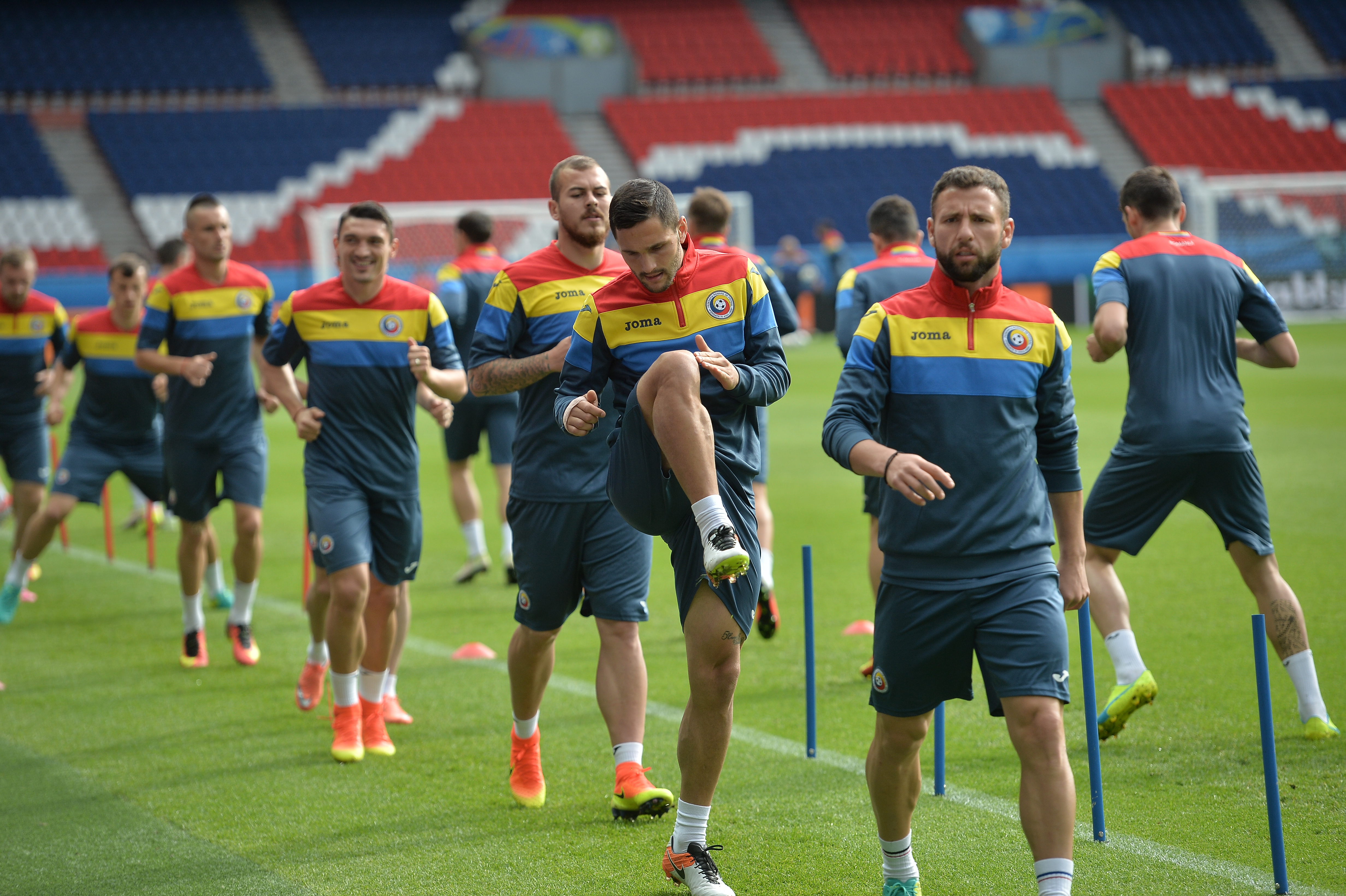 România - Elveția 1-1. Leșin după pauză! Stancu a deschis scorul din penalty, Mehmedi e egalat. Ne-am calificat la decisivul cu Albania!/ BLOG&FOTO&VIDEO