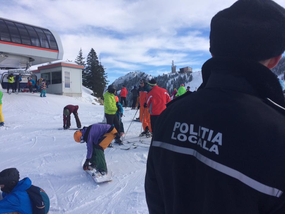 Ce amenzi primesc cei care nu respectă regulile pe pârtiile din Poiana Braşov. Peste 300 de turişti s-au rănit pe pârtii/FOTO