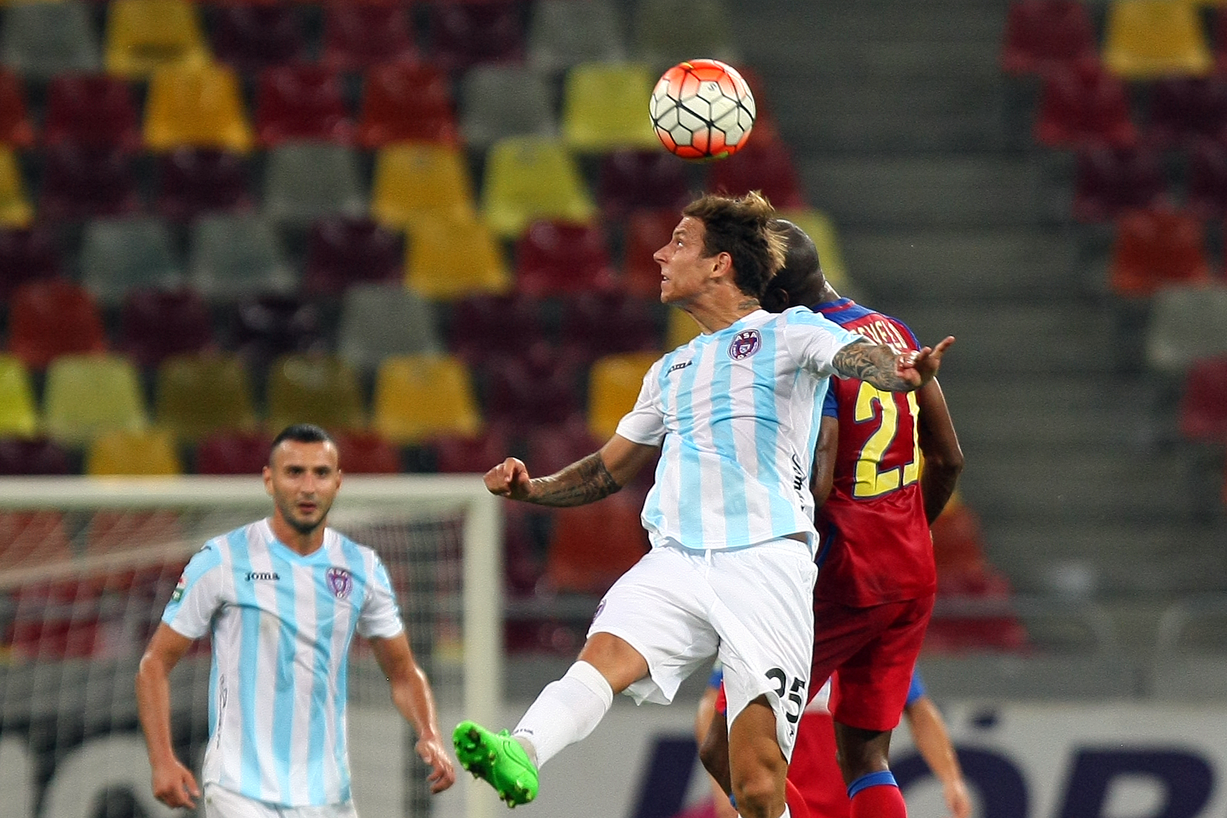 Liga I: Steaua - ASA 1-1. ^Popa a lovit iute și furios, Jazvici l-a păcălit pe Cojocaru cu un șut la colțul scurt. Campioana caută portar, dar și suporteri! Pe ”Arena Națională” s-a strigat ”Demisia”! / LIVE TEXT & GALERIE FOTO