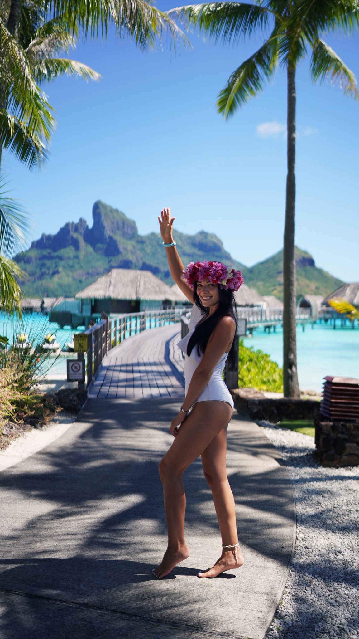 Cât a plătit Corina Caragea pentru o noapte de cazare în Bora Bora. „Nu că nu mi-a plăcut, dar mă așteptam să fie totul accesibil la tot pasul”