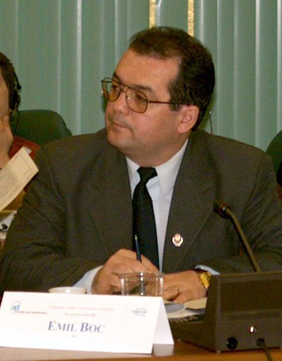 Atunci și Acum/ Emil Boc, premierul din perioada crizei economice, ales de patru ori primar al Clujului