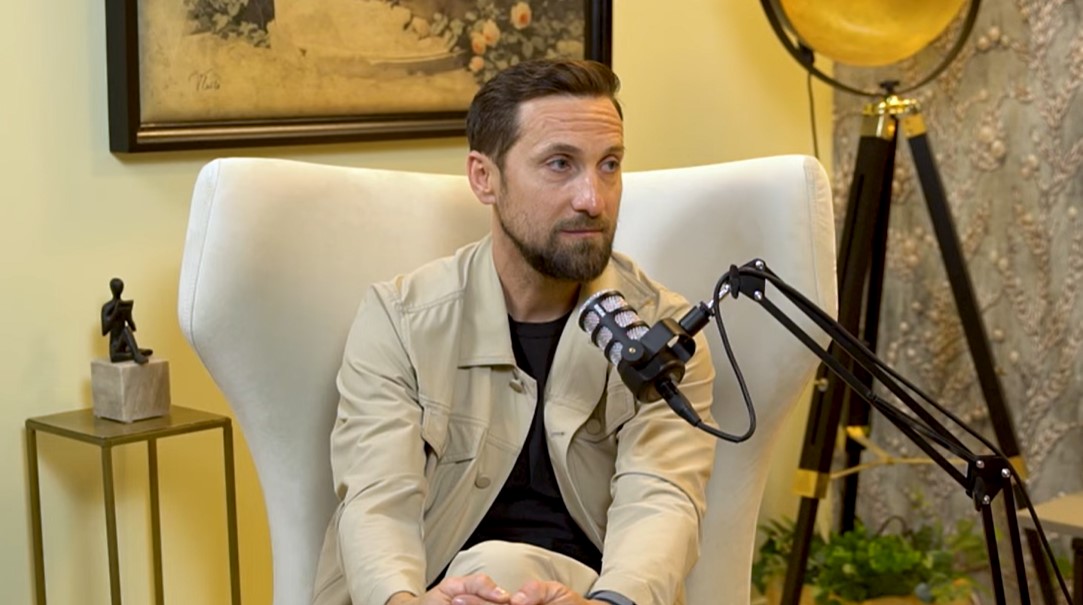 Cele trei cuvinte prin care Mircea Badea i-a caracterizat pe Răzvan Simion și Dani Oțil: „De când sunt eu coleg cu nu știu ce Gigel?”