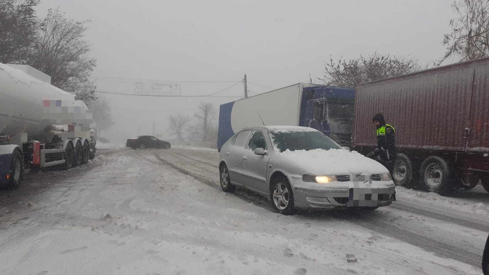 Viscolul și ninsorile au provocat haos în mai multe județe. Sute de localități fără curent, în timp ce orașul Constanța a rămas fără apă potabilă timp de cinci ore