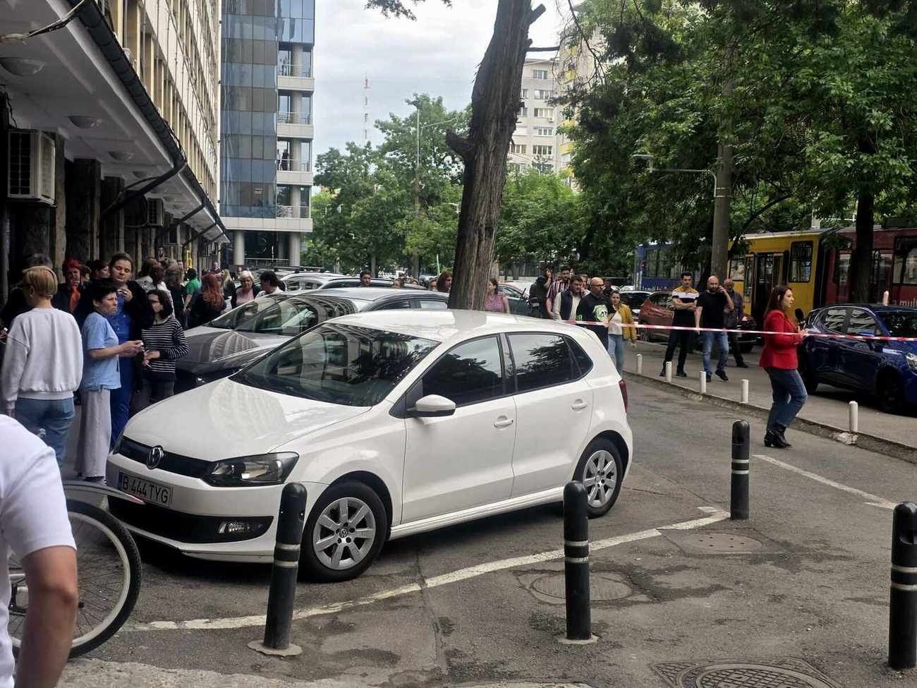 Primul salvator care a ajuns la liftul căzut cu 7 oameni în Ministerul Transporturilor povestește ce a văzut: „Nu țipa nimeni, i-am scos în 6 minute”