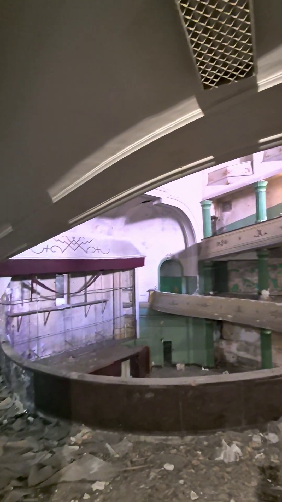 Cinematograful București se vinde pentru suma de 4,9 milioane de euro. Imagini în premieră din interior