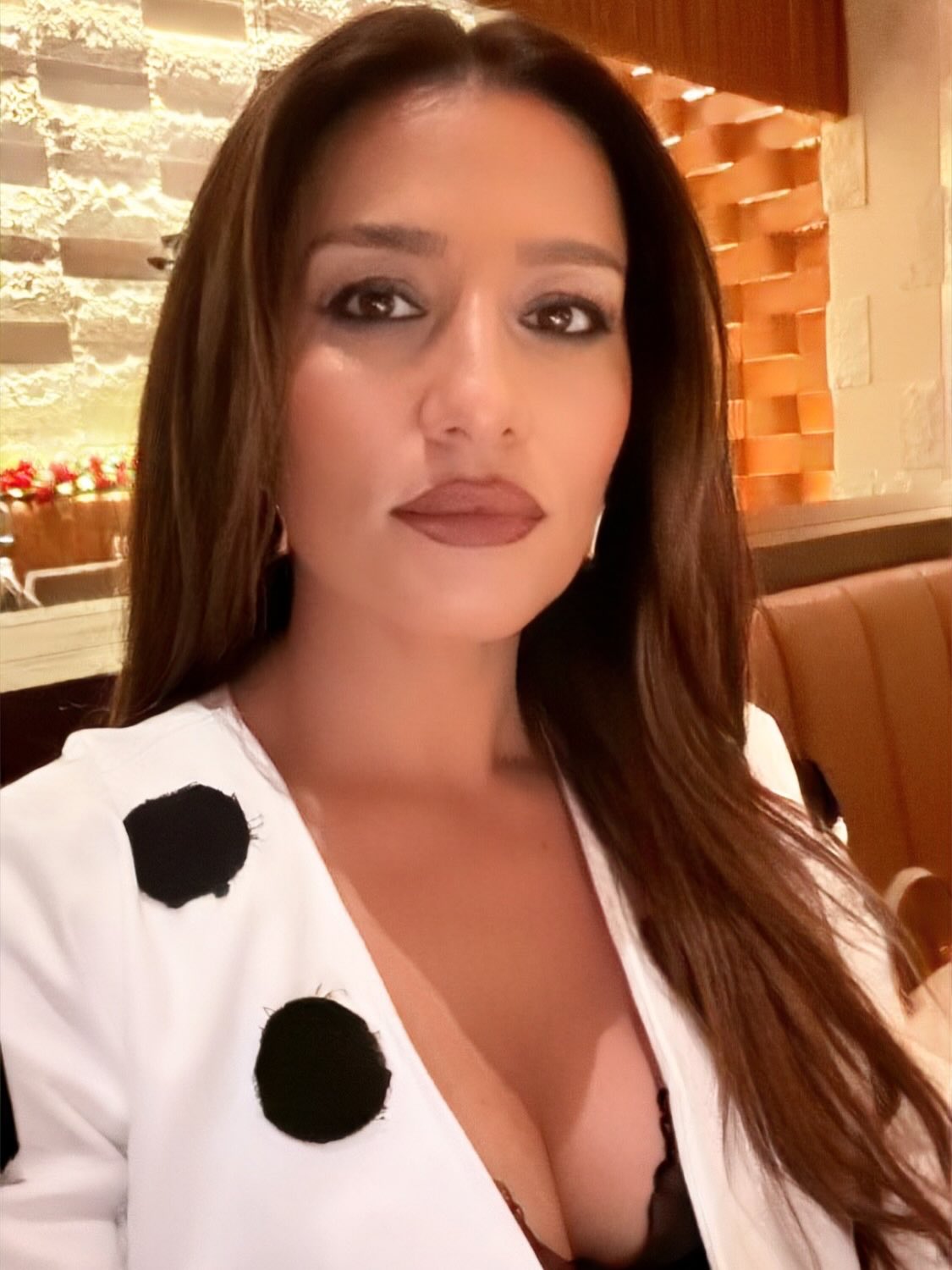 Claudia Pătrășcanu reacționează după ce s-a spus că a petrecut Revelionul cu Bianca Drăgușanu și Gabi Bădălău. Se aflau toți trei în Dubai