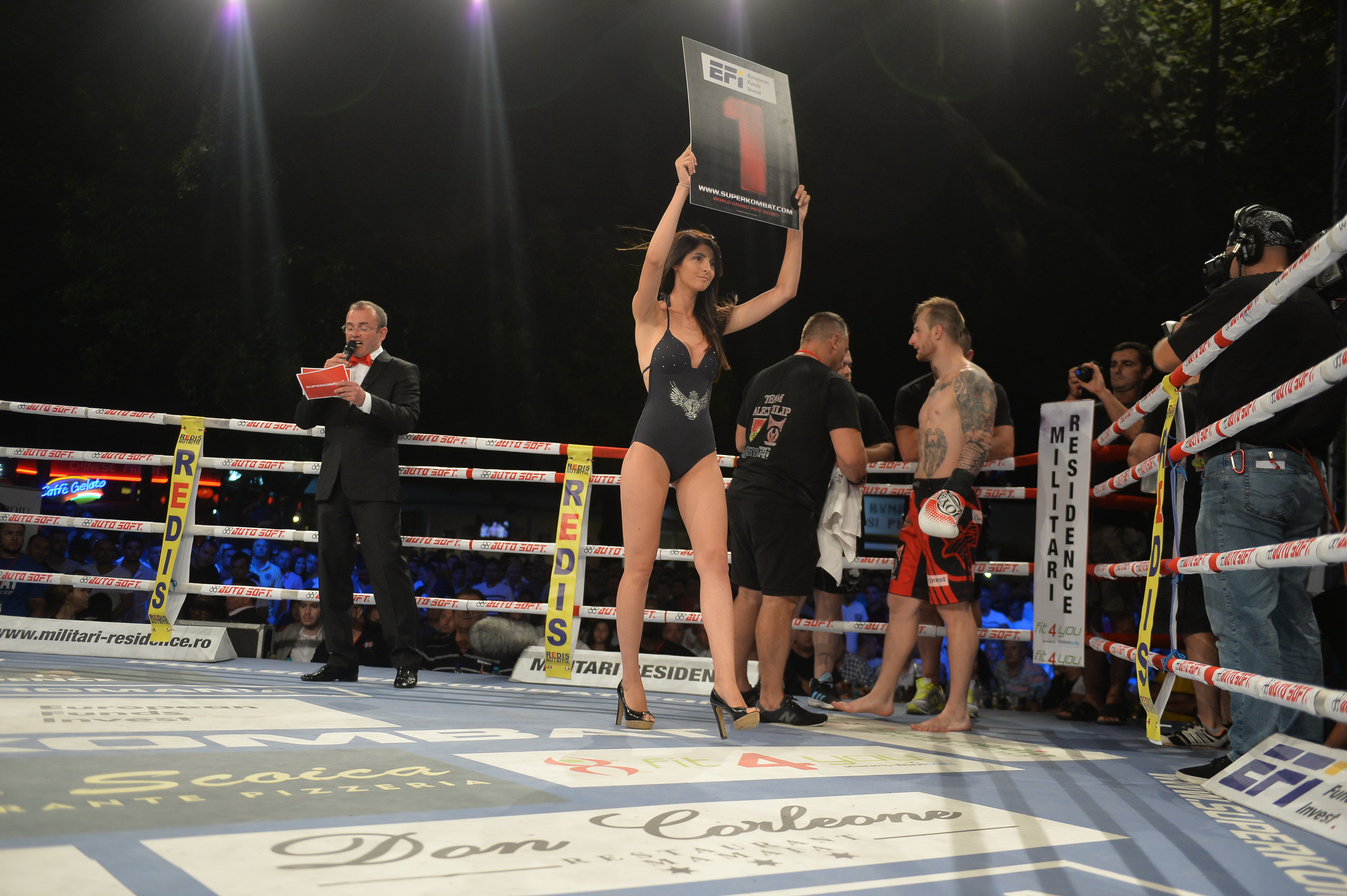 Andrei Stoica îşi păstrează centura de campion mondial / GALERIE FOTO&VIDEO