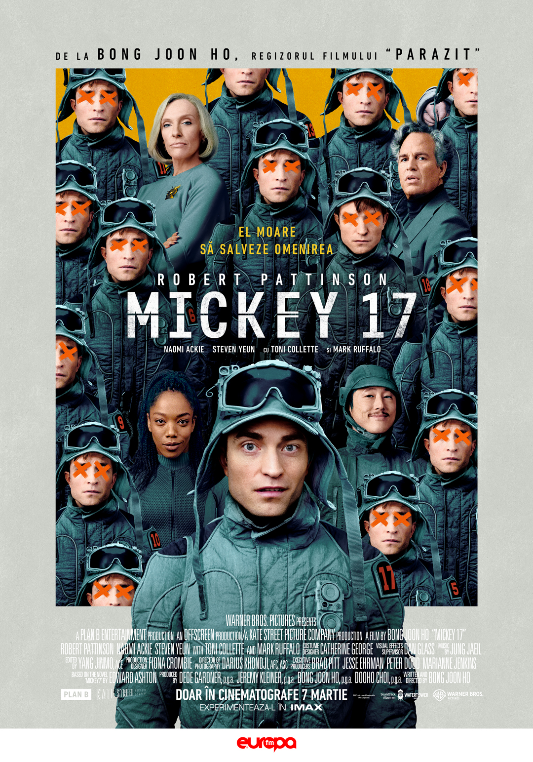 Interviu exclusiv cu Robert Pattinson despre „Mickey 17”, noul film în care apare. Ce spune despre regizorul Bong Joon Ho și actrița Naomi Ackie