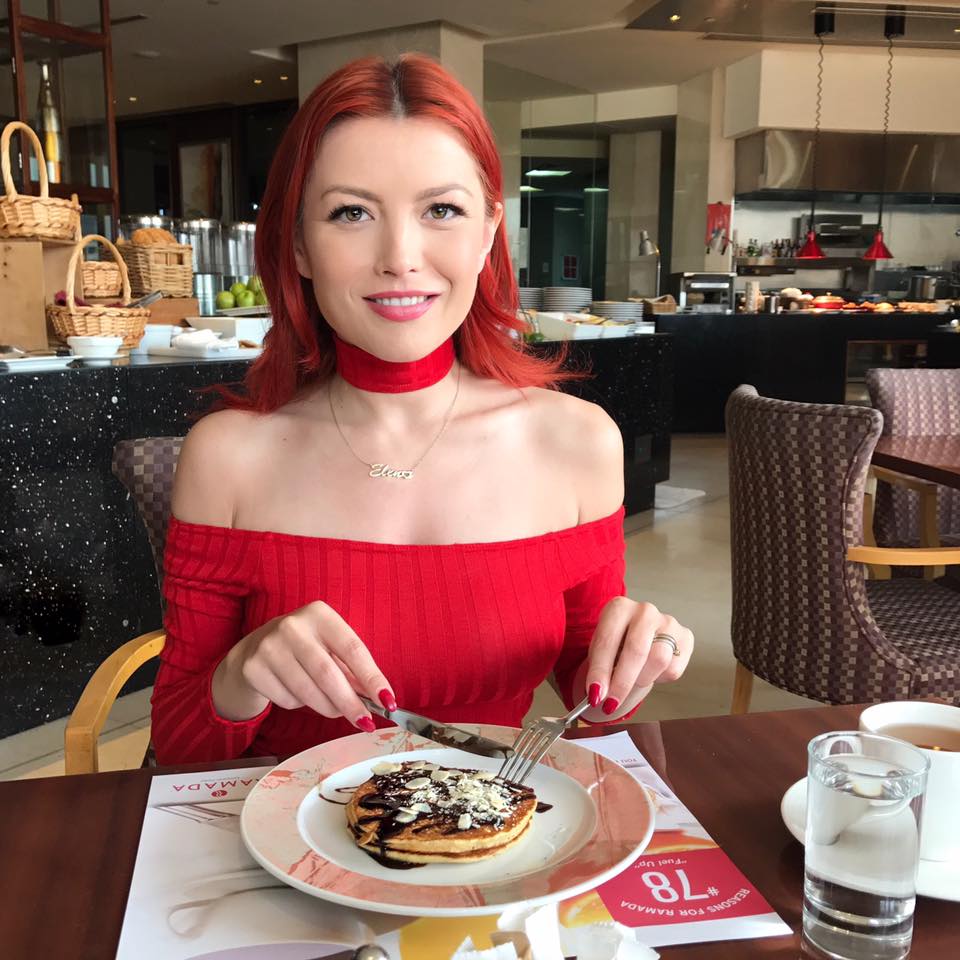 Elena Gheorghe, super sexy pe plajă. Ce corp are! | FOTO