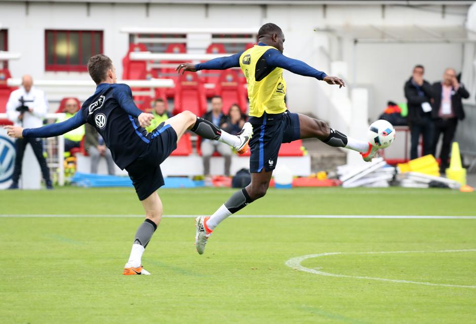 Francezii trag tare la Biarritz, pentru a învinge România în deschiderea Euro 2016. Antrenamente cu 10.000 de fani | GALERIE FOTO&VIDEO