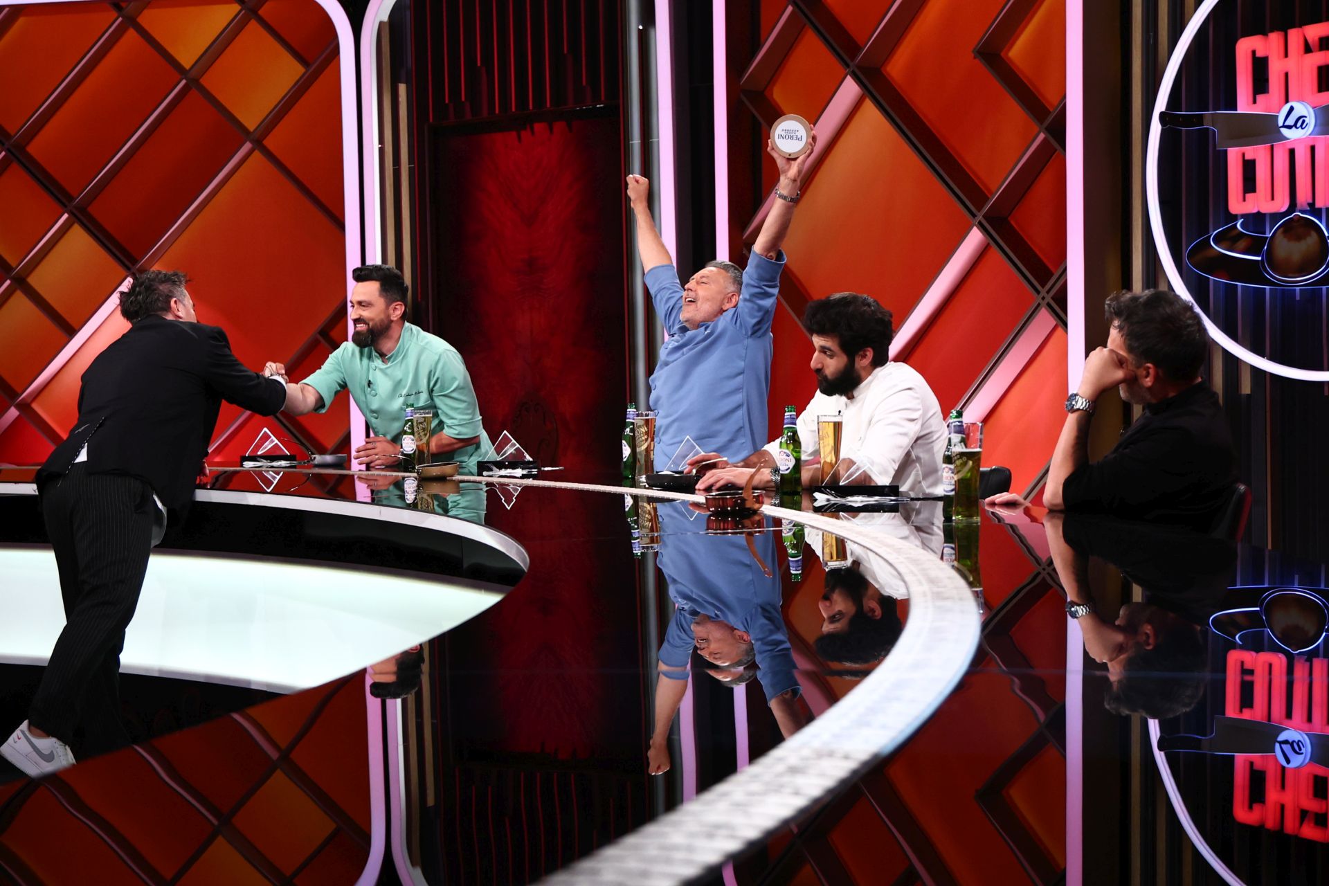 „Chefi la cuțite” 24 noiembrie 2025. Gabi Tamaș, față în față cu jurații de la Antena 1. Ce se va întâmpla în ediția din această seară