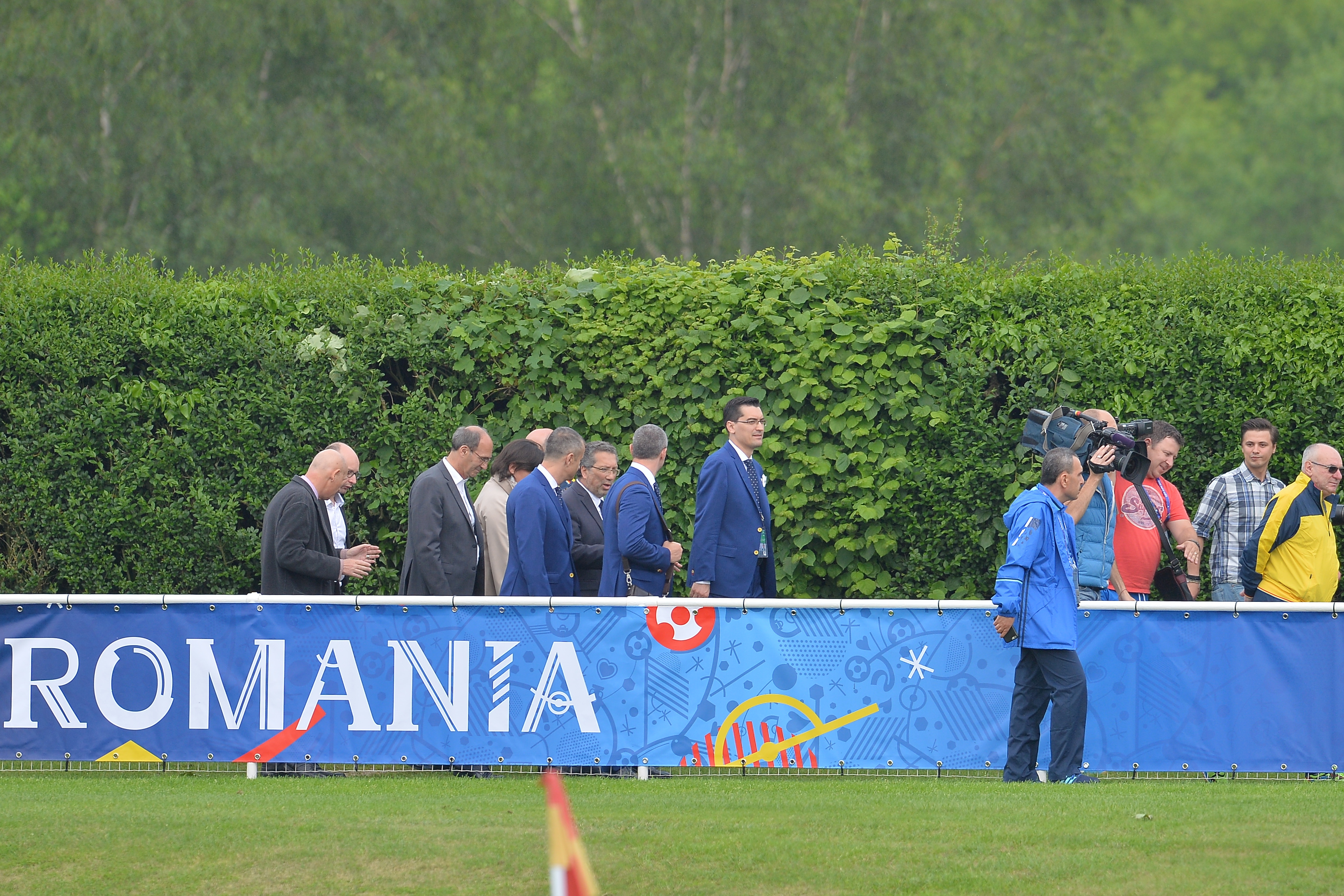 Euro 2016. Burleanu, contrat dur, după ce s-a premiat pentru calificarea la turneul final: ”I se mai spune «valoare adăugată»!” / GALERIE FOTO