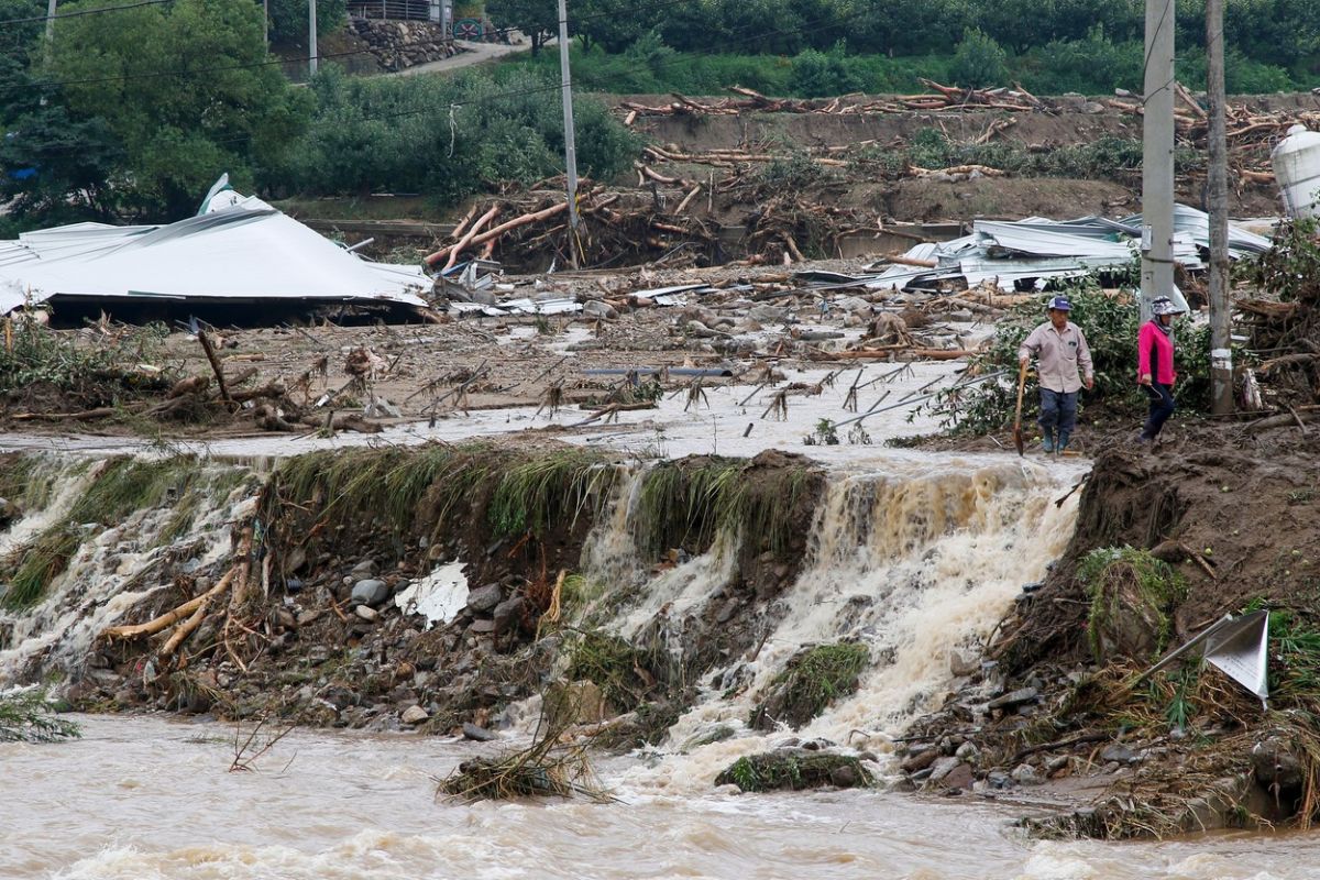 Valuri de căldură și ploi abundente în Asia. Oficialii spun că fenomenele extreme vor continua să afecteze cel mai populat continent al lumii