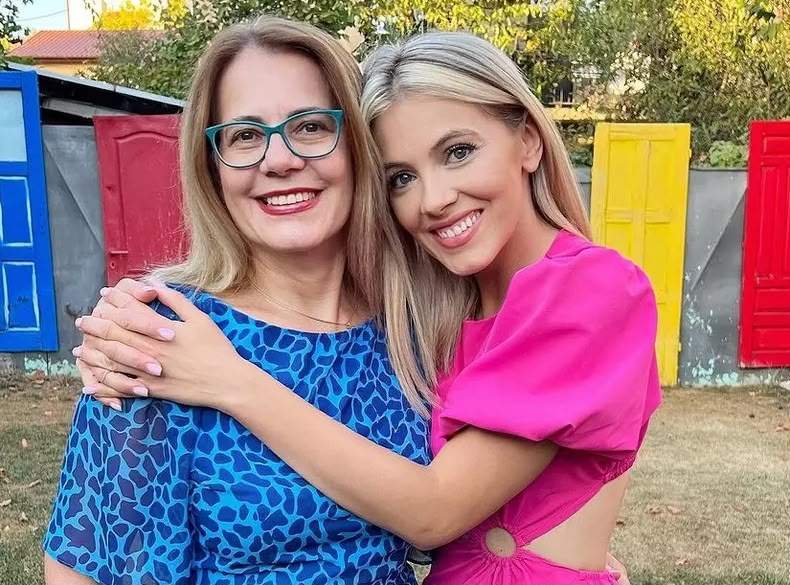 Imagini rare cu Andreea Ibacka și mama ei