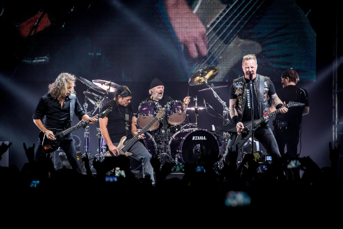 Ce melodii românești vor fanii să interpreteze Metallica în concertul de la București: „La Atena a cântat «Zorba’s Dance»”