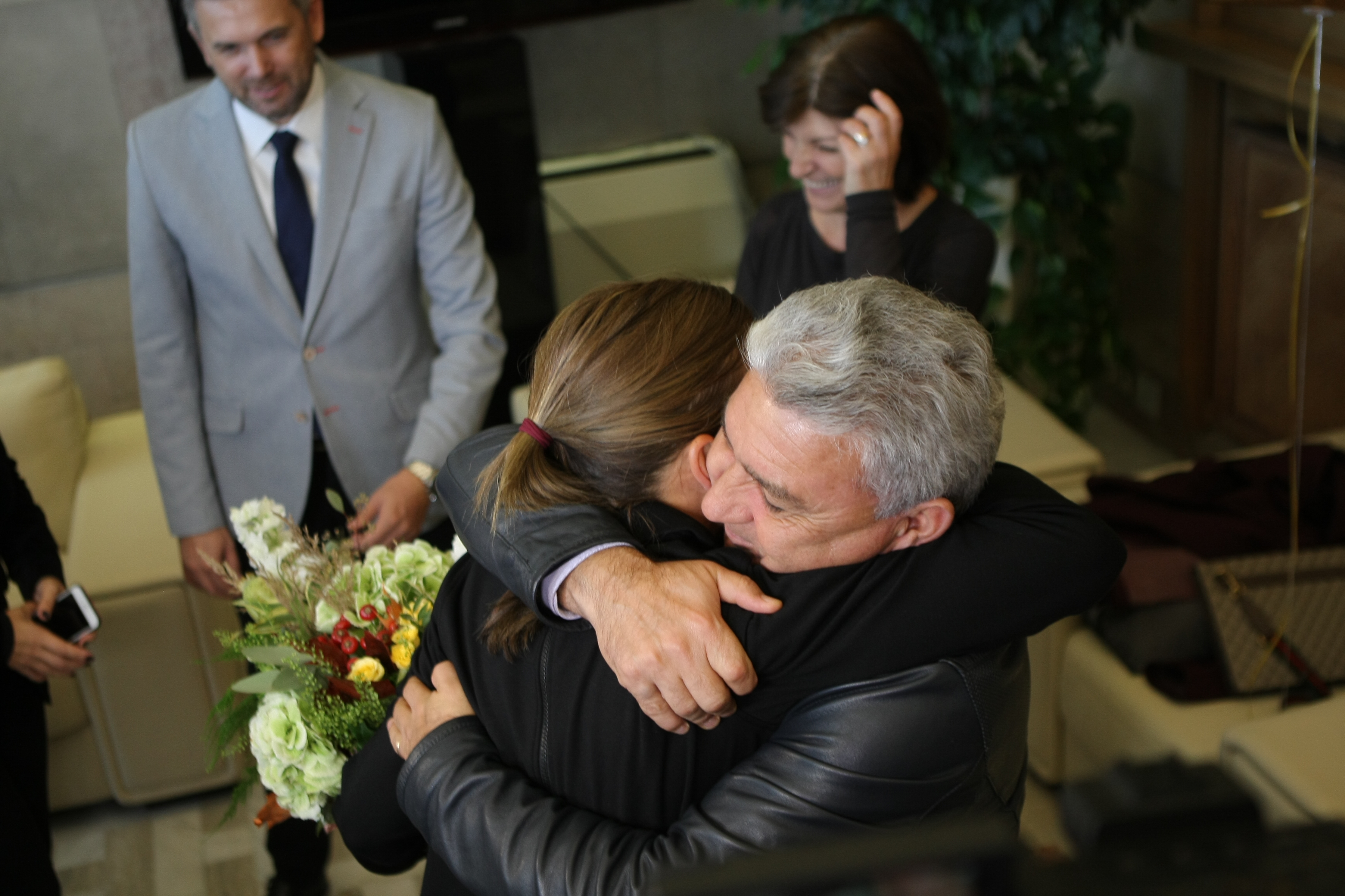 Simona Halep a revenit în România. ”După cum se vede, sunt emoționată”. Ce mesaj a bucurat-o în mod deosebit și cum o recompensează părinții / GALERIE FOTO și VIDEO