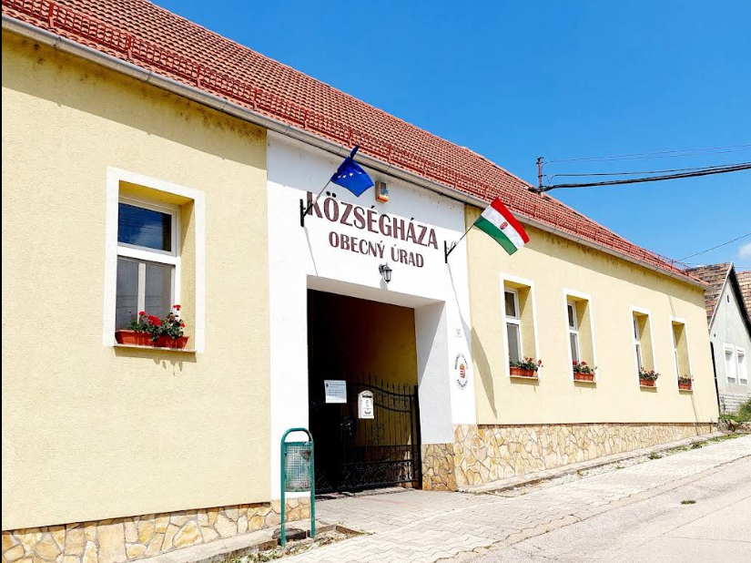 Feloszlatta magát Vértesszőlős önkormányzata, mert a polgármester nem mondott le