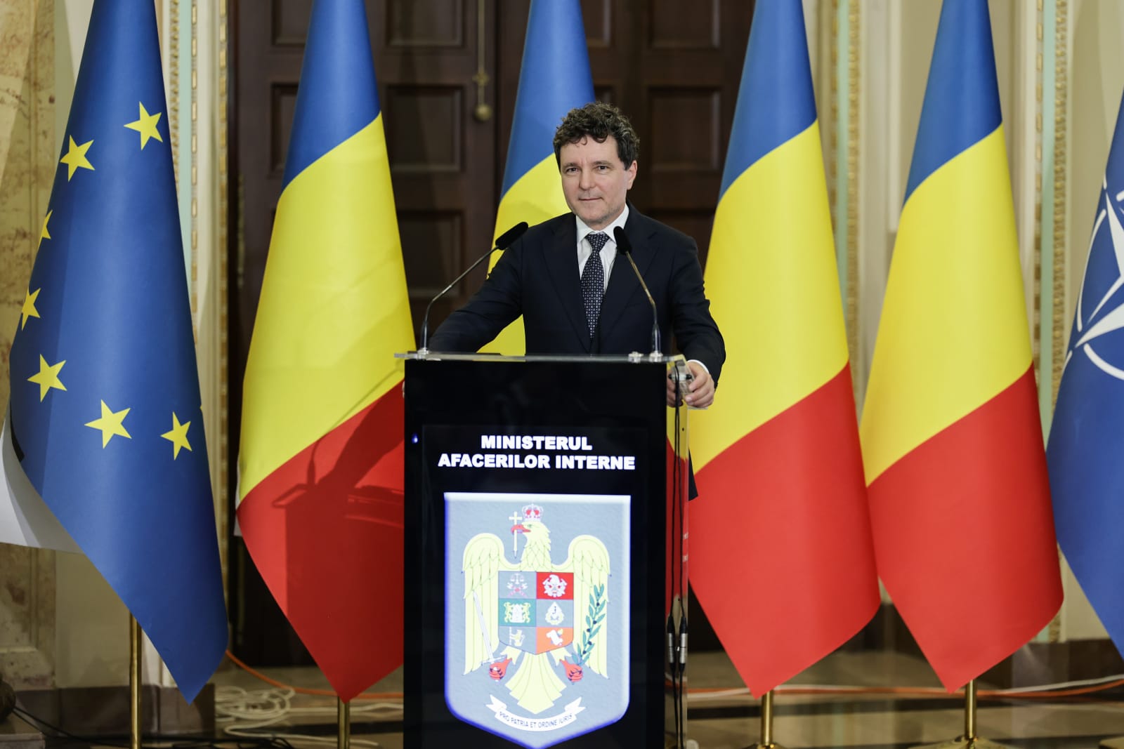 Mesajul transmis de Nicuşor Dan la aniversarea MAI despre violenţa la adresa femeilor și despre consumul de droguri
