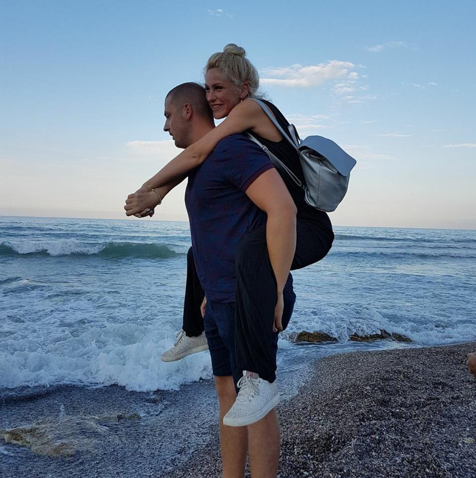 Cele mai frumoase fotografii cu Bogdan și Hannelore de la Insula Iubirii. Orice s-ar zice, e clară iubirea dintre ei | FOTO