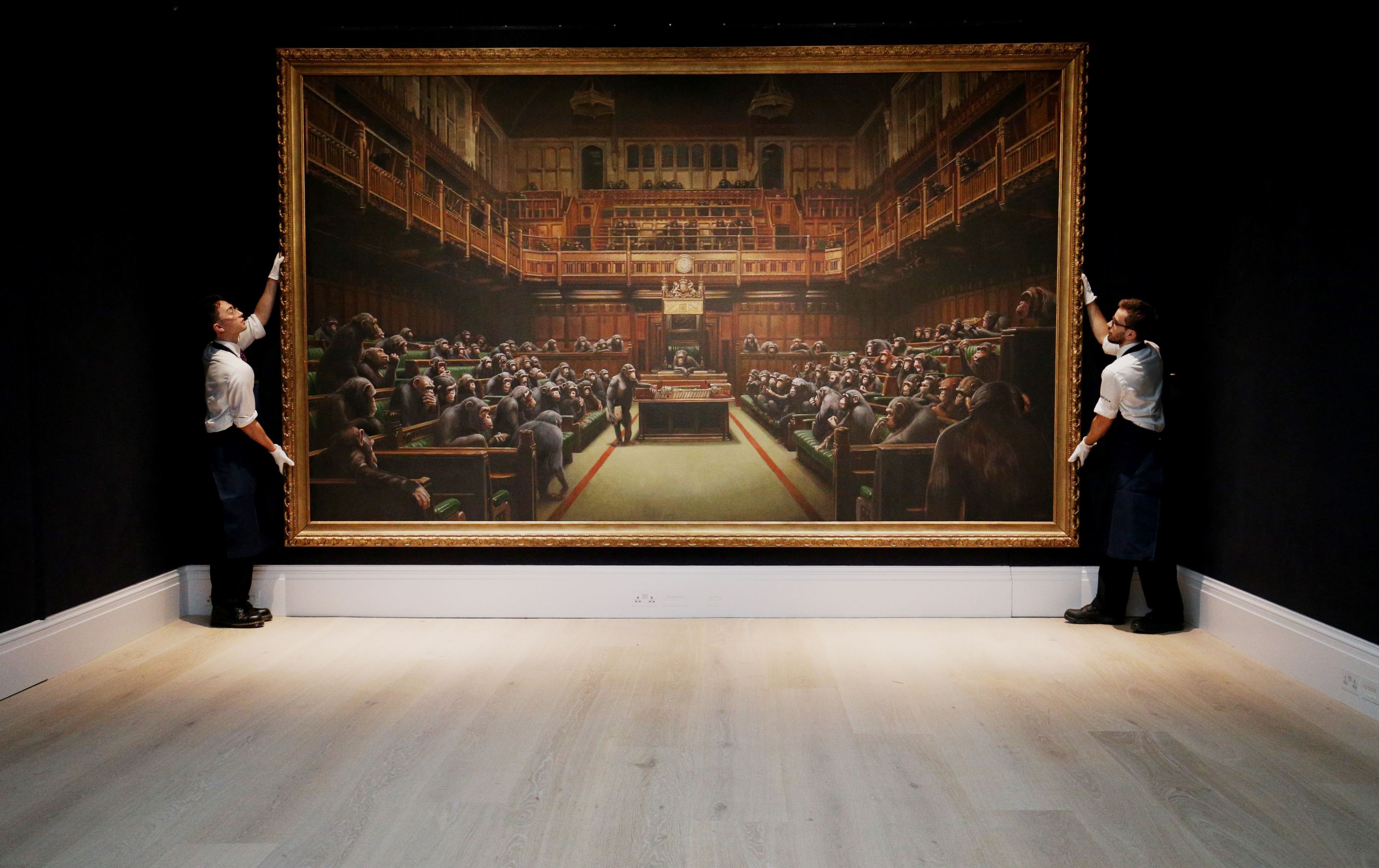 Pictura lui Bansky în care parlamentarii britanici sunt înfățișați drept maimuţe, vândută cu o sumă record