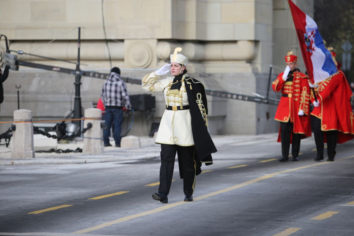GALERIE FOTO | Cele mai frumoase femei în uniformă militară prezente la Parada de 1 Decembrie din București