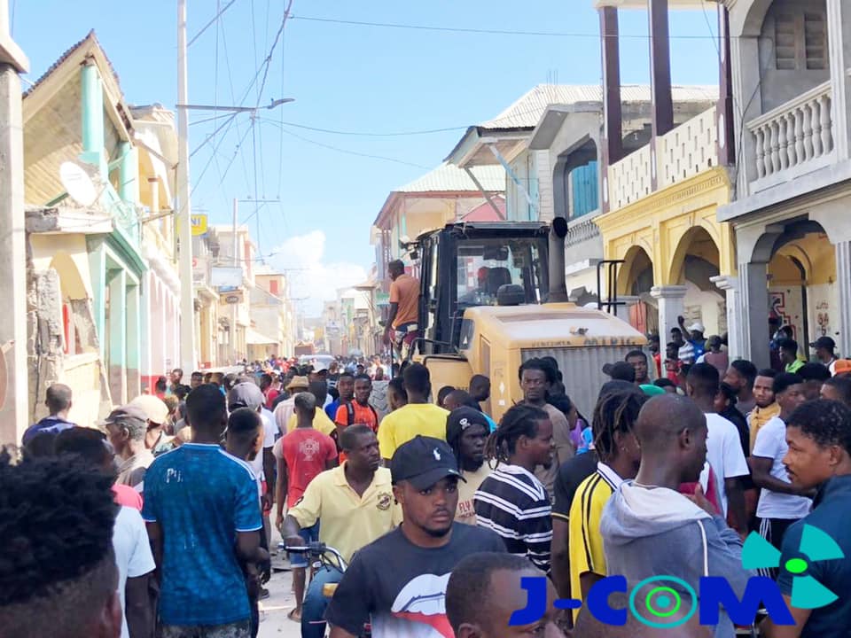 Bilanțul seismului din Haiti a urcat la aproape 1.300 de morți. Sute de oameni, încă dispăruți