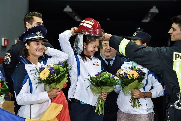 Fetele cochetele! Halep, Niculescu, Mitu și Olaru au impresionat la dineul oficial. ^Programul de la România-Cehia (Fed Cup) / FOTO&VIDEO