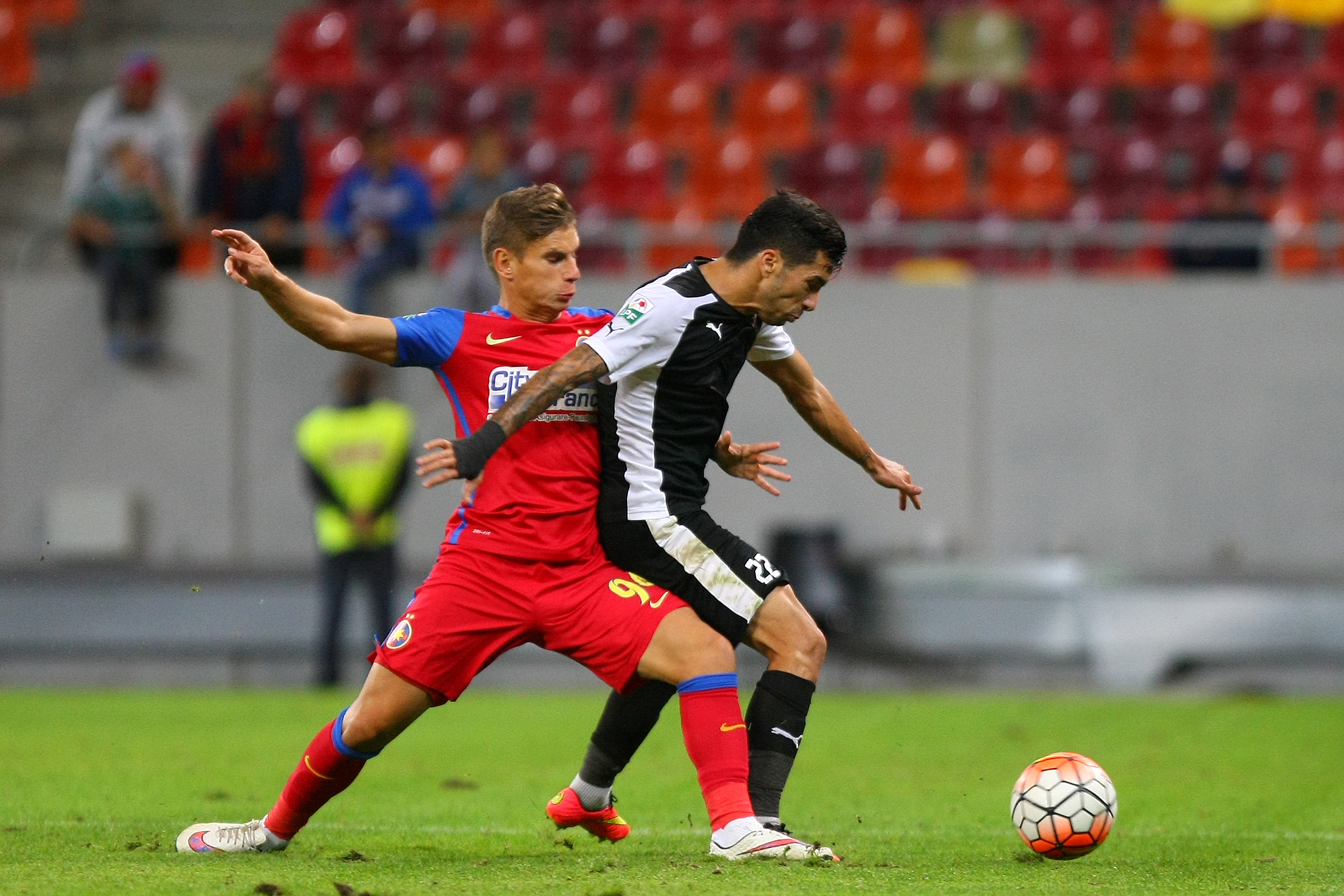 Liga I: Steaua - FC Voluntari 3-1. ^Hamroun, Chipciu și Stanciu l-au ridicat de pe bancă pe Rădoi, antrenorul fără licență al campioanei. Odată cu el, și pe ”principalul”-marionetă Țiți Dumitriu / GALERIE FOTO