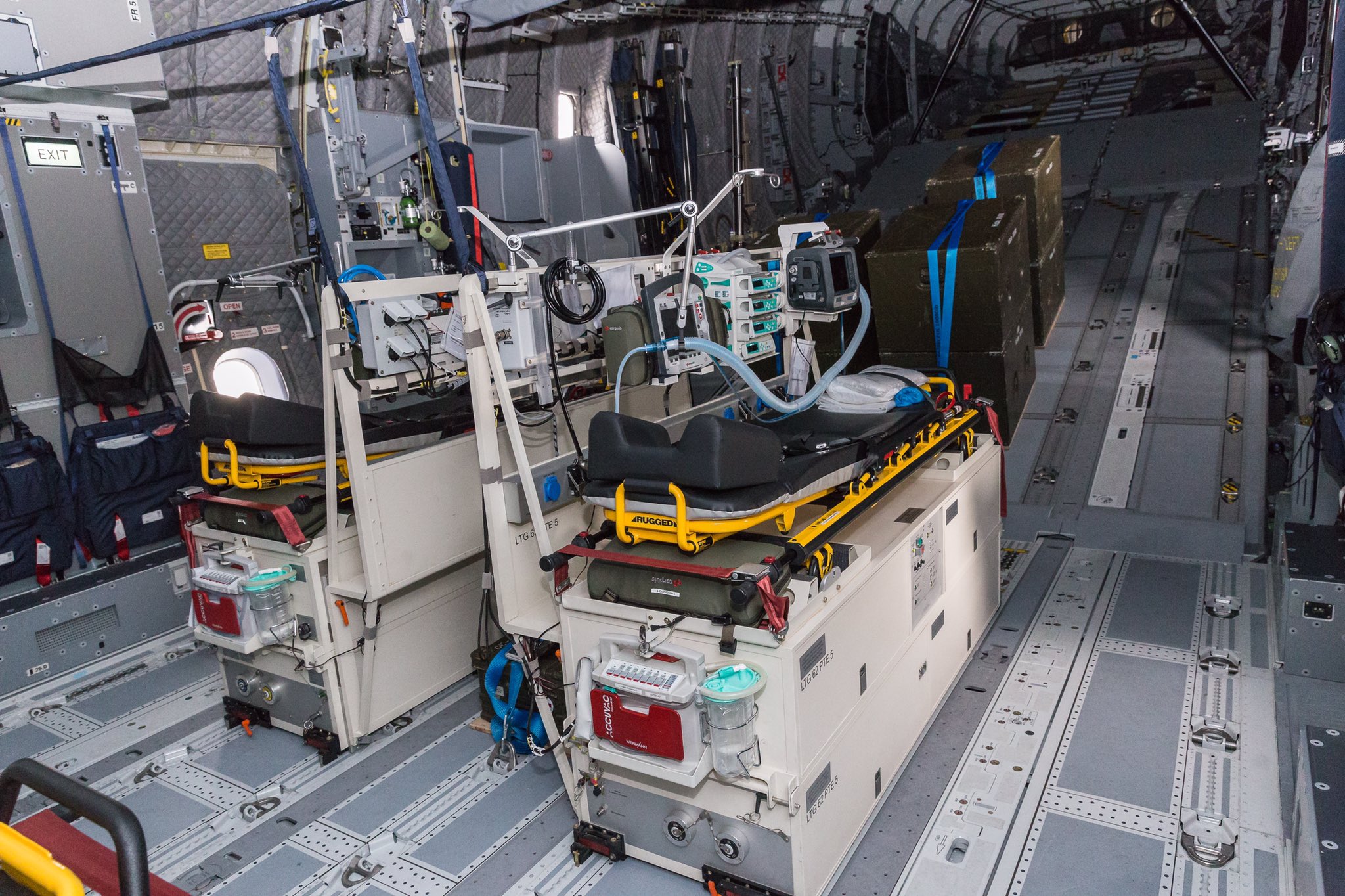 FOTO: Cum arată un avion-spital pentru transportarea pacienților infectați cu COVID-19
