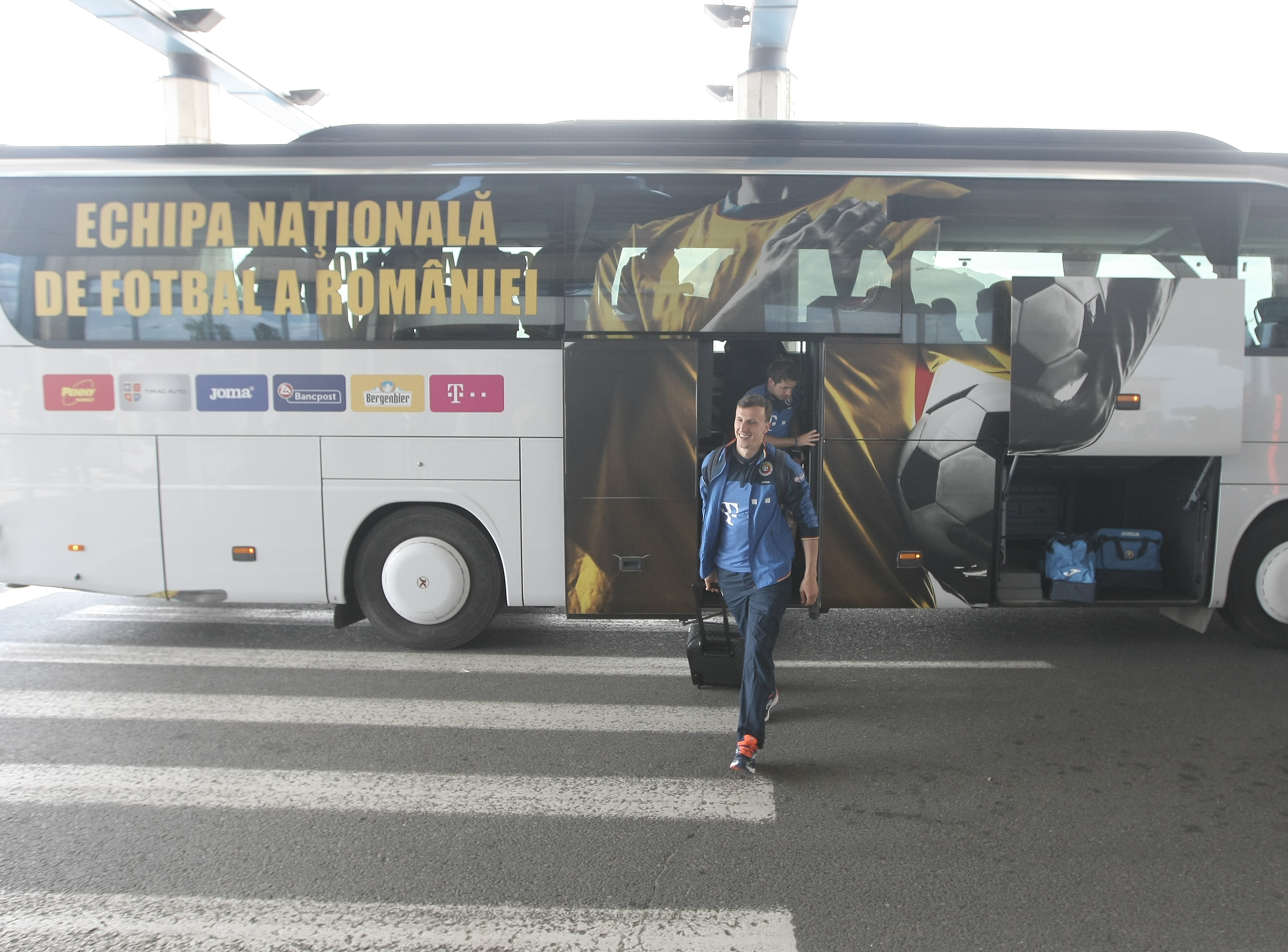 Anghel Iordănescu l-a luat pe Denis Alibec în cantonamentul din Italia. Selecționerul, absent | GALERIE FOTO