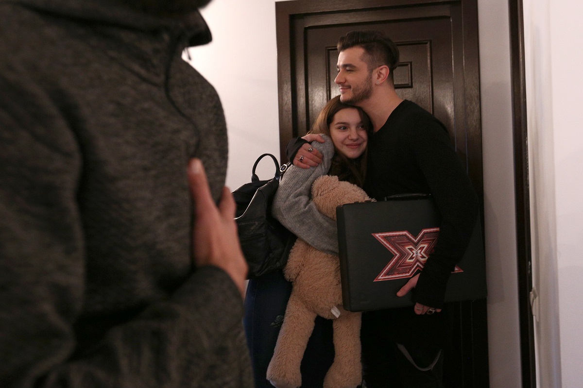 Sorana și Anca de la A.S.I.A. și Dan Bittman, vizită surpriză în casa X Factor | FOTO