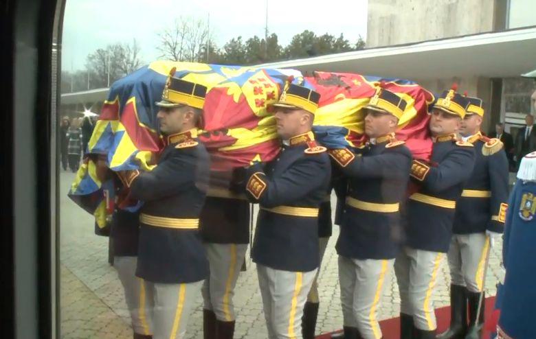 FOTO&VIDEO. România și-a luat rămas bun de la Regele Mihai. Ultimul drum pentru ultimul Rege al românilor