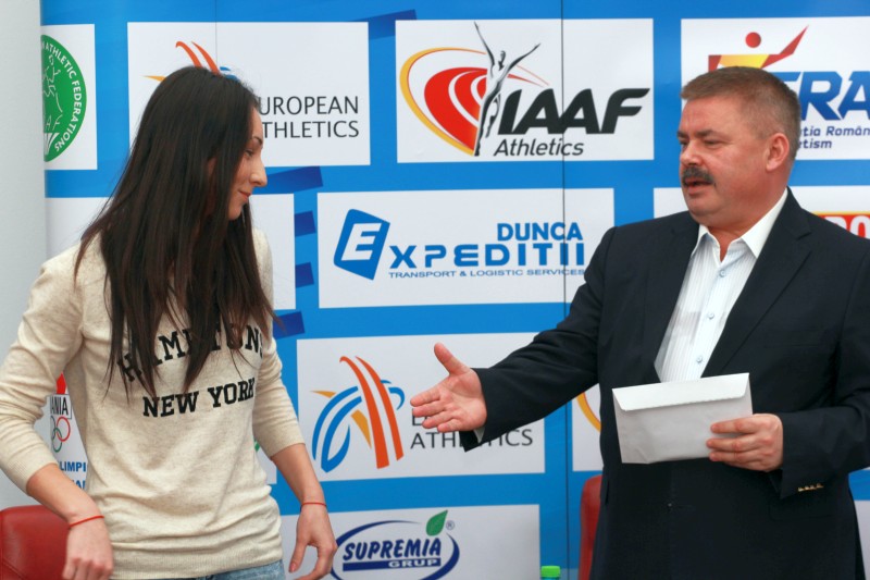 Premii dublate pentru Florentina Marincu și Marian Oprea. Au primit câte 10.000 de euro / FOTO