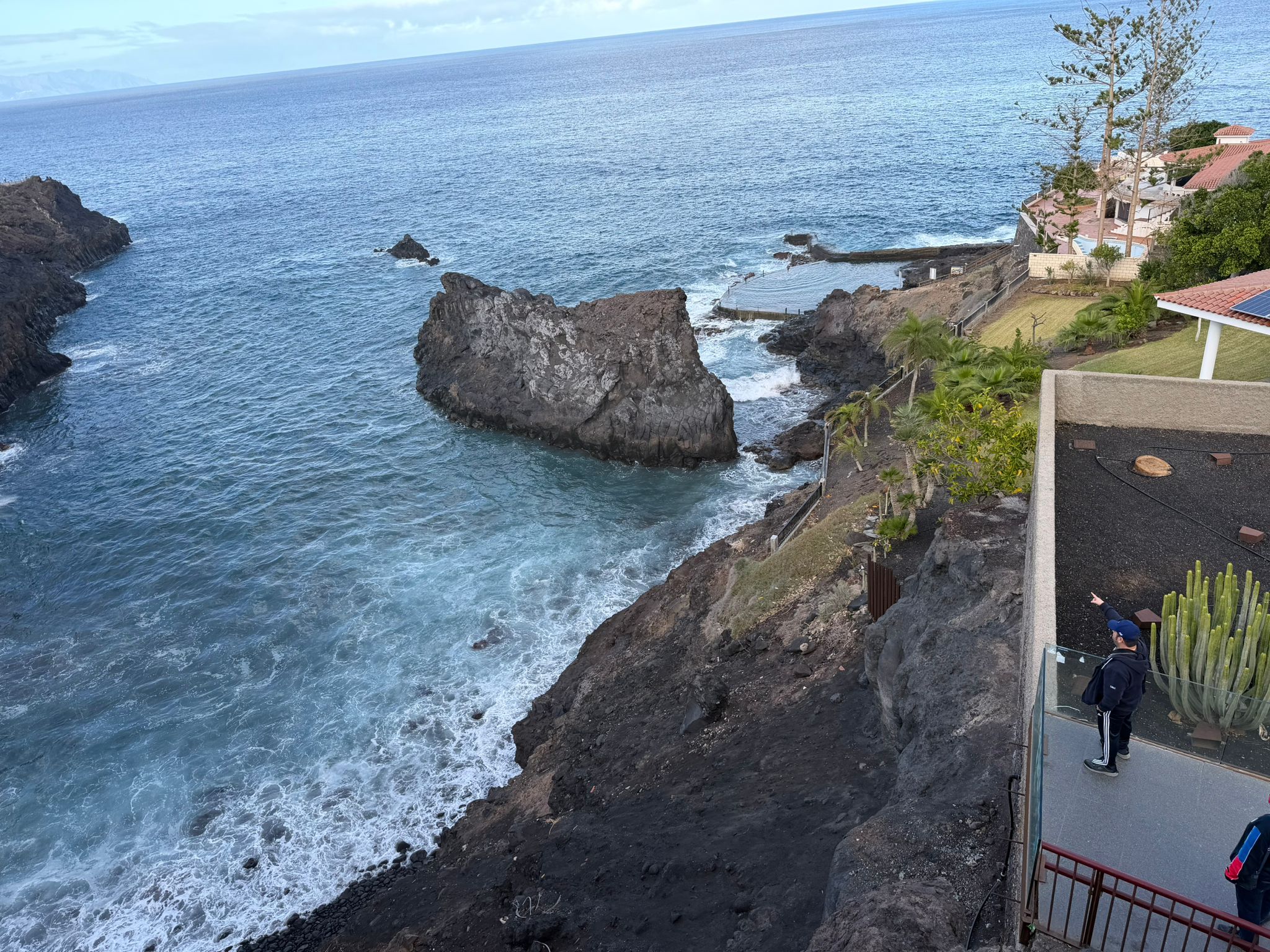 Ce s-a întâmplat cu piscina naturală din Tenerife în care s-au înecat doi români: „Nesimțire! Nu putem pune un polițist la fiecare intrare”