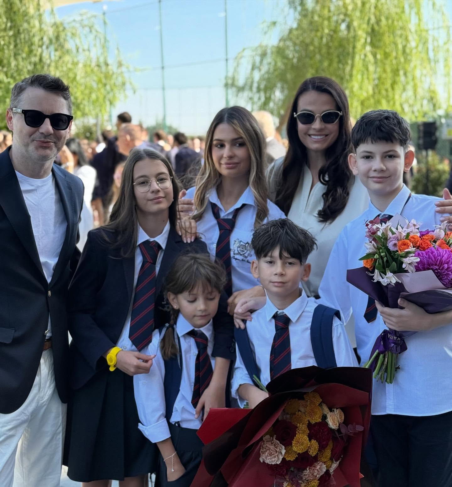 Cum au apărut Anca Serea și fiicele ei în prima zi de școală! „Astăzi vom avea două festivități. Suntem nerăbdători”