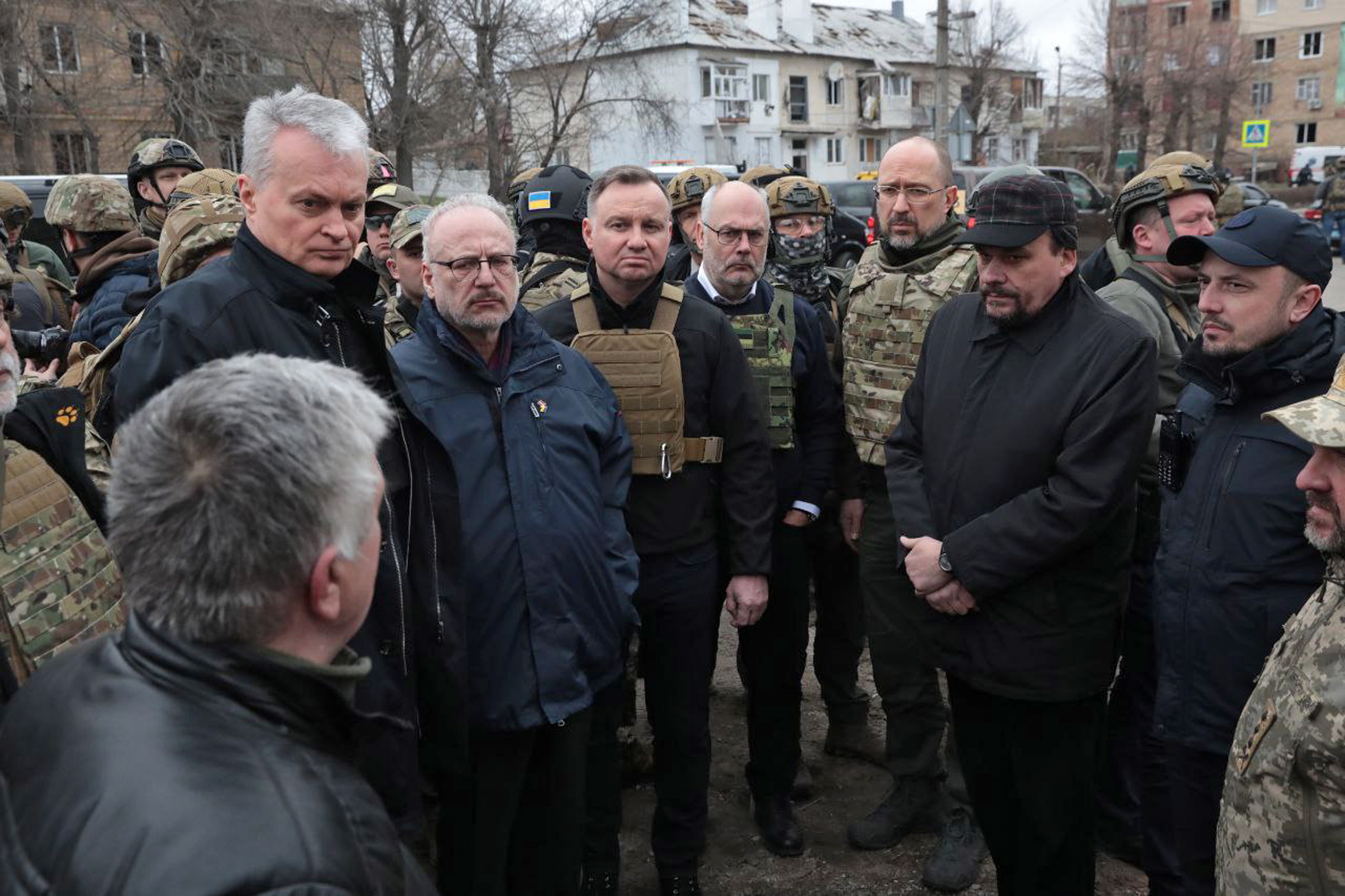 Președinții Poloniei, Estoniei, Lituaniei și Letoniei au vizitat Borodyanka, unul dintre orașele cel mai grav afectate de război