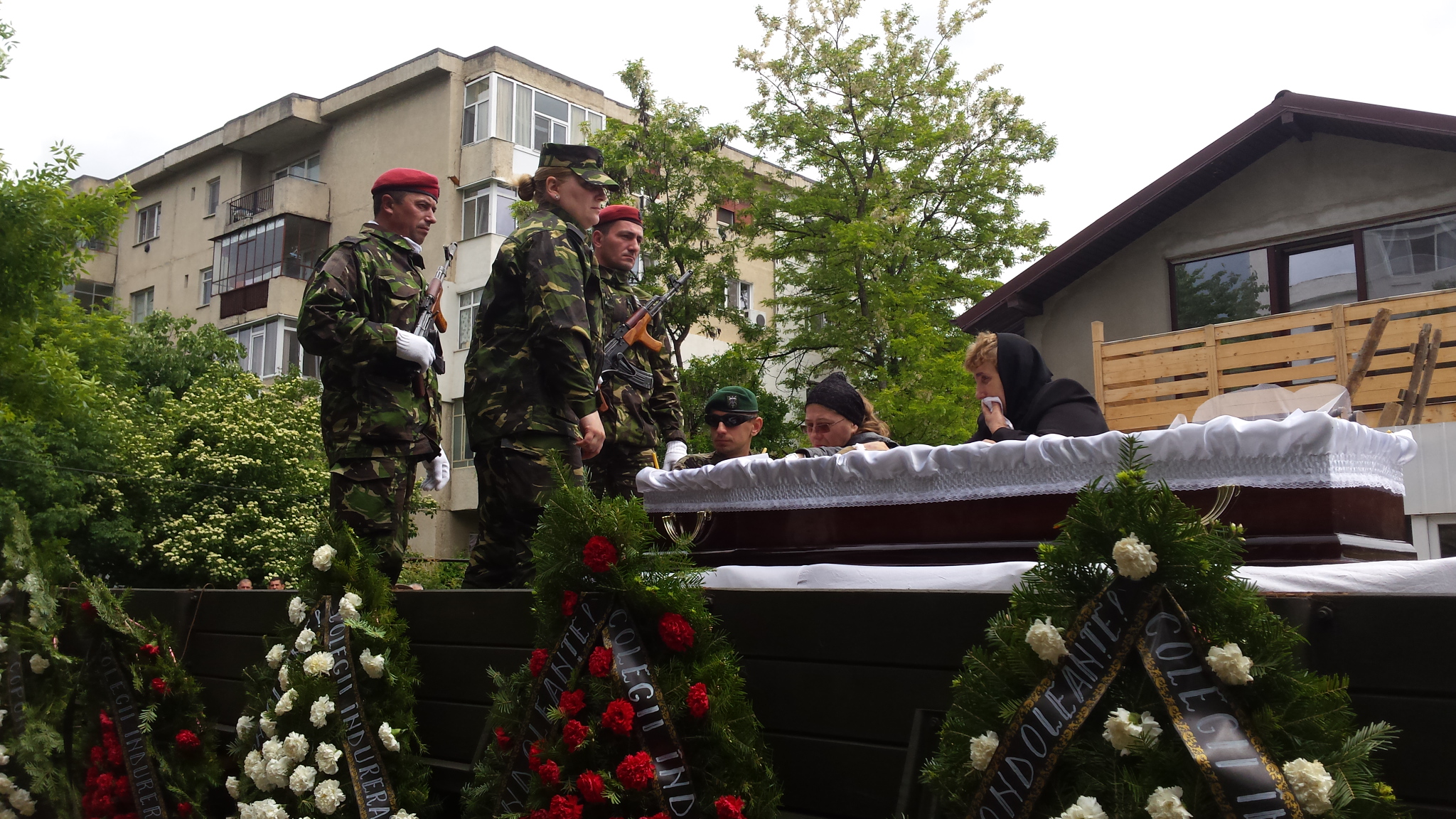 Trupurile militarilor români morți în Afganistan au ajuns acasă, la Buzău | VIDEO & FOTO CU PUTERNIC IMPACT EMOȚIONAL
