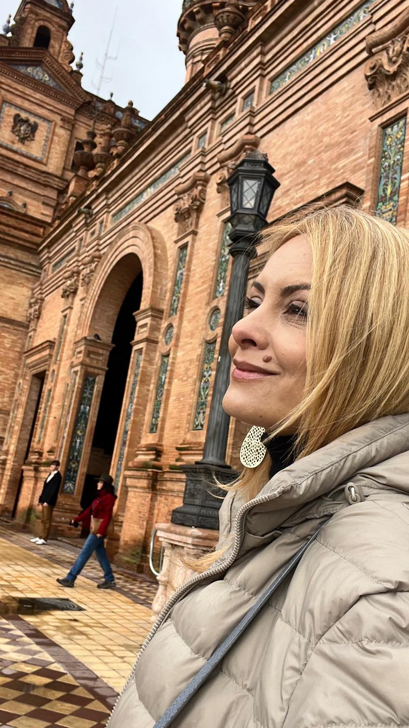 Simona Gherghe a plecat în vacanță fără soț și copii. Ce i-a zis Vlad, băiețelul ei, când l-a anunțat: „A fost și cu plâns la plecare, nu i-am mințit”