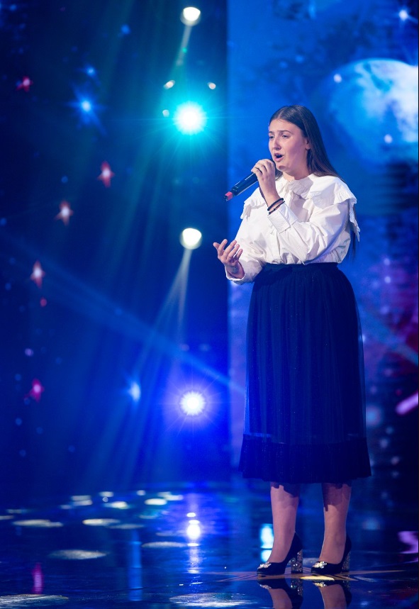 Ana Nuță a primit Golden Buzz la „Românii au talent”, sezonul 14. După ce și-a pierdut tatăl, tânăra a început să cânte în corul bisericii