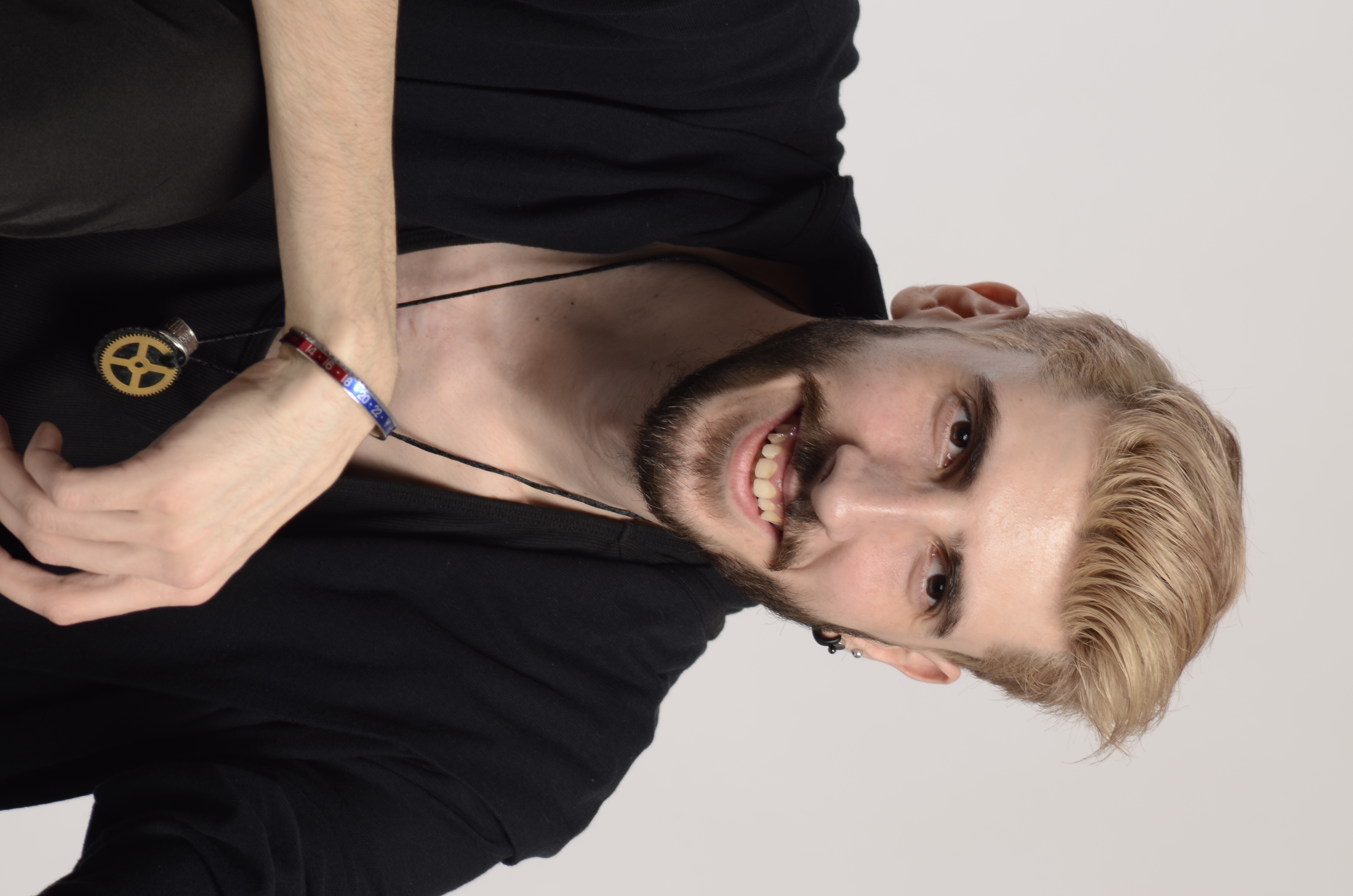 Drama trăită de Antonio Satiru, cel mai înalt om din România: „Copilăria mea a fost scoasă din filmele horror”