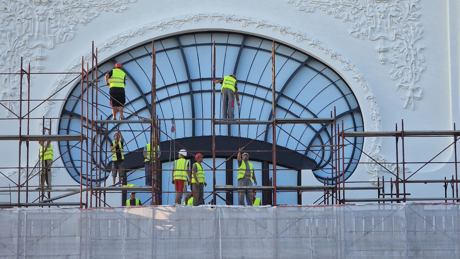 Cazinoul din Constanța, dezvelit parțial după doi ani de restaurare. Cum arată acum clădirea-monument