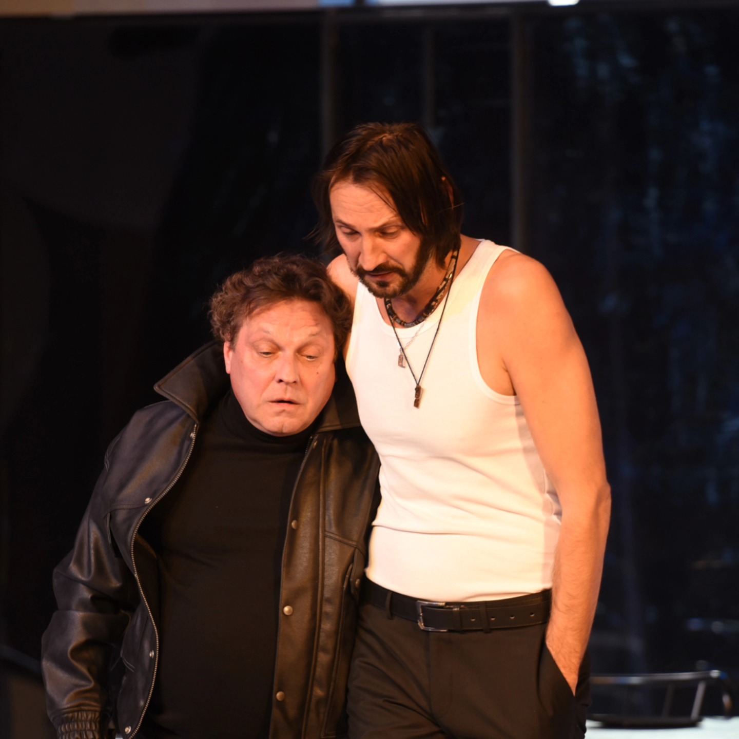 Serialul „Clanul” l-a marcat și fizic pe actorul Bogdan Farcaș. „Deodată m-am simțit șchiop” /VIDEO EXCLUSIV