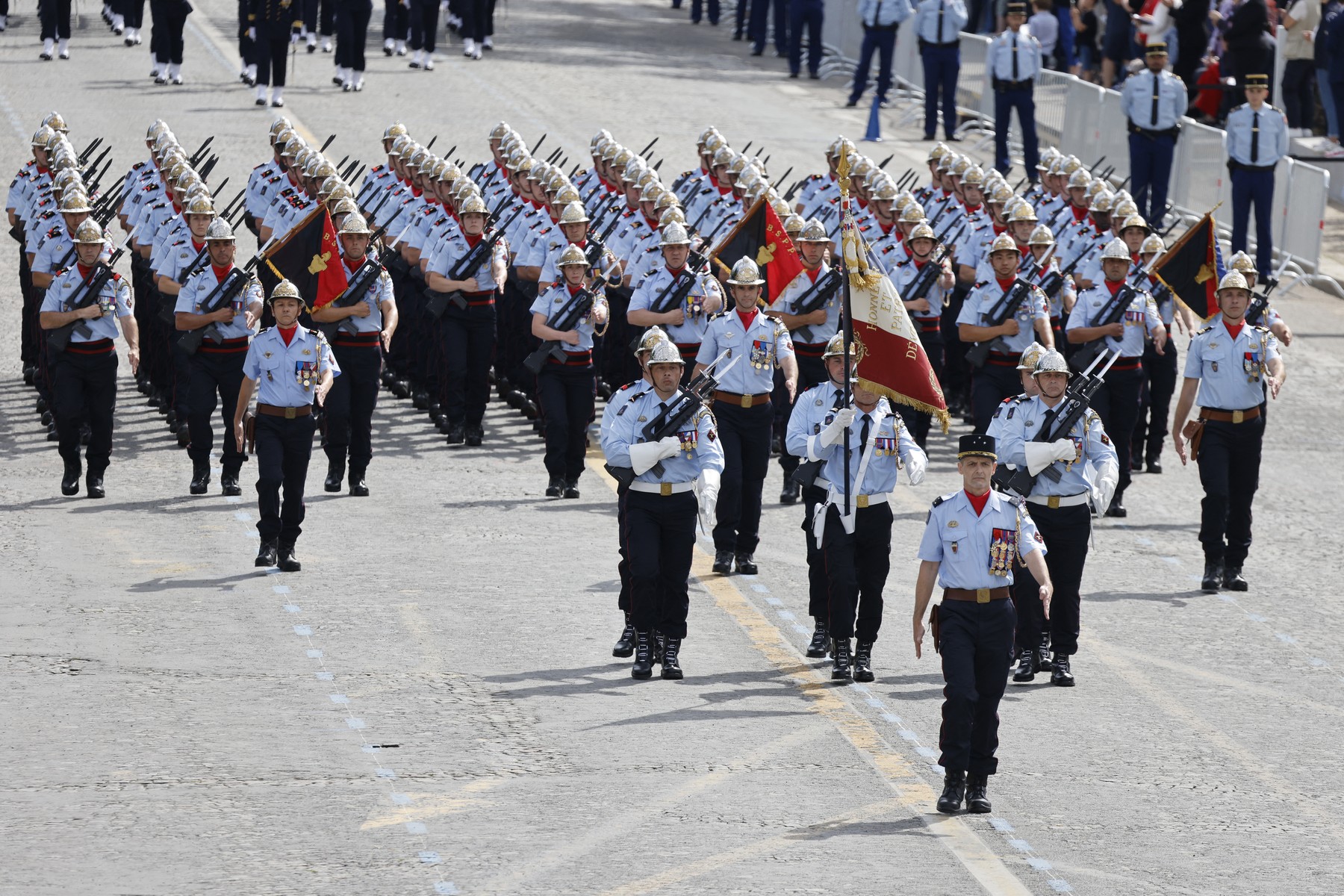 Franța celebrează ziua naţională. Parada militară, perturbată de organizarea Jocurilor Olimpice | VIDEO