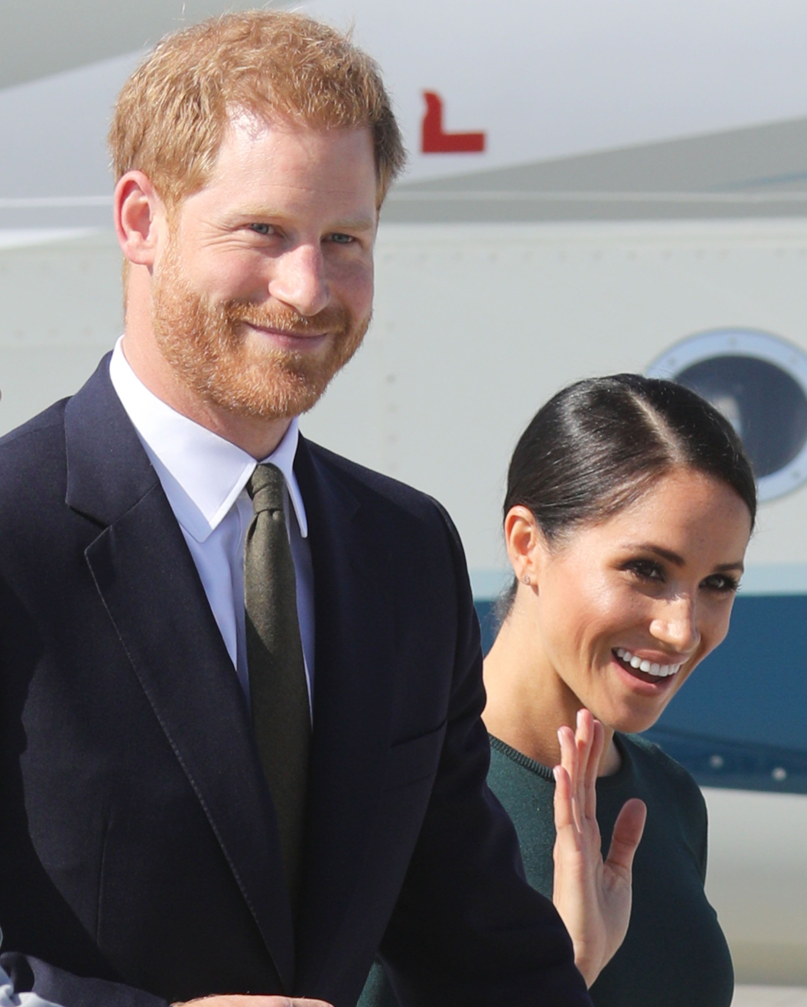 FOTO | Meghan Markle, primul turneu regal alături de prințul Harry. A purtat cinci ținute pe parcursul a 24 de ore